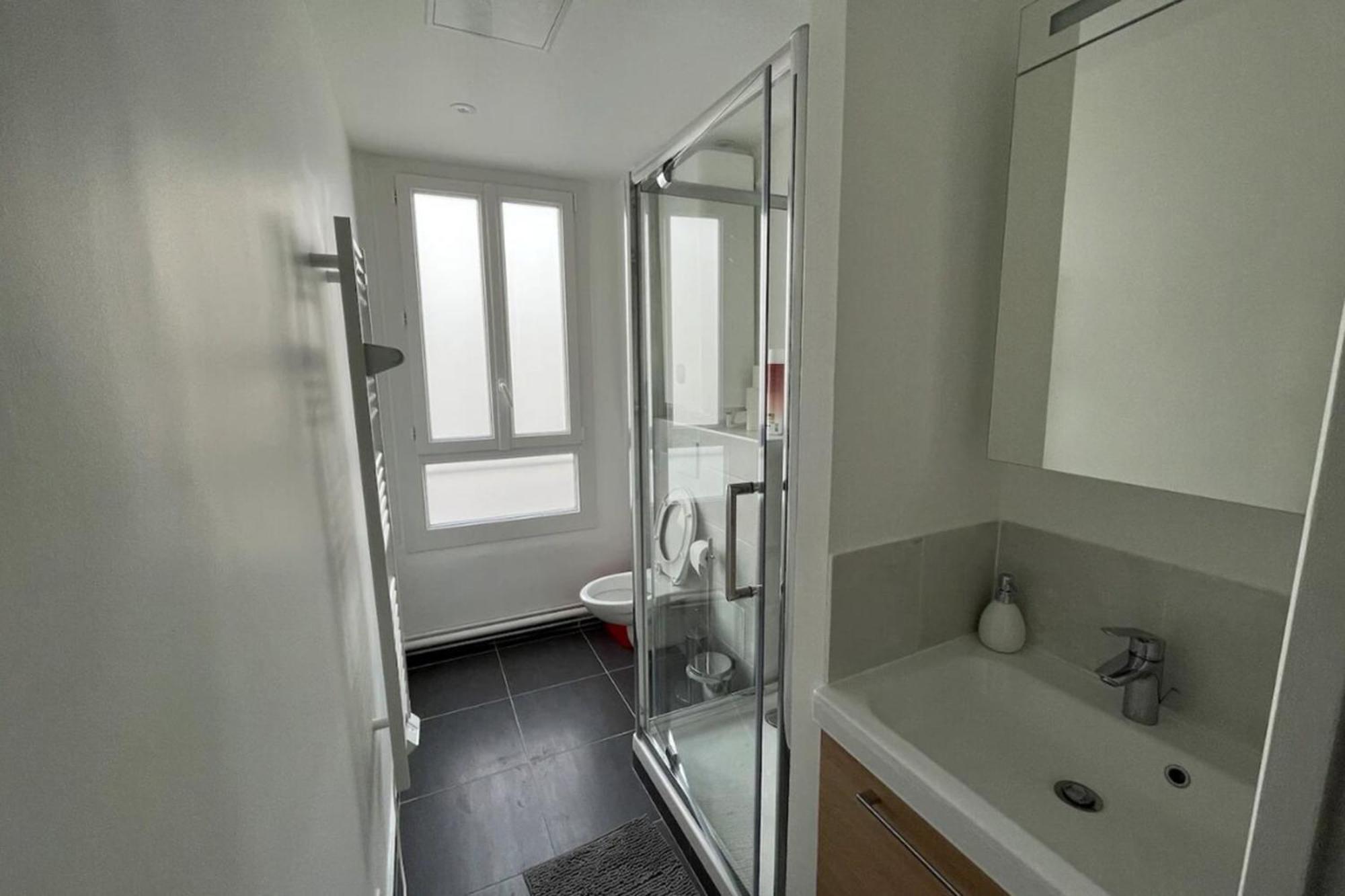 Flexliving - Superb Whole - Caulaincourt Appartement Parijs